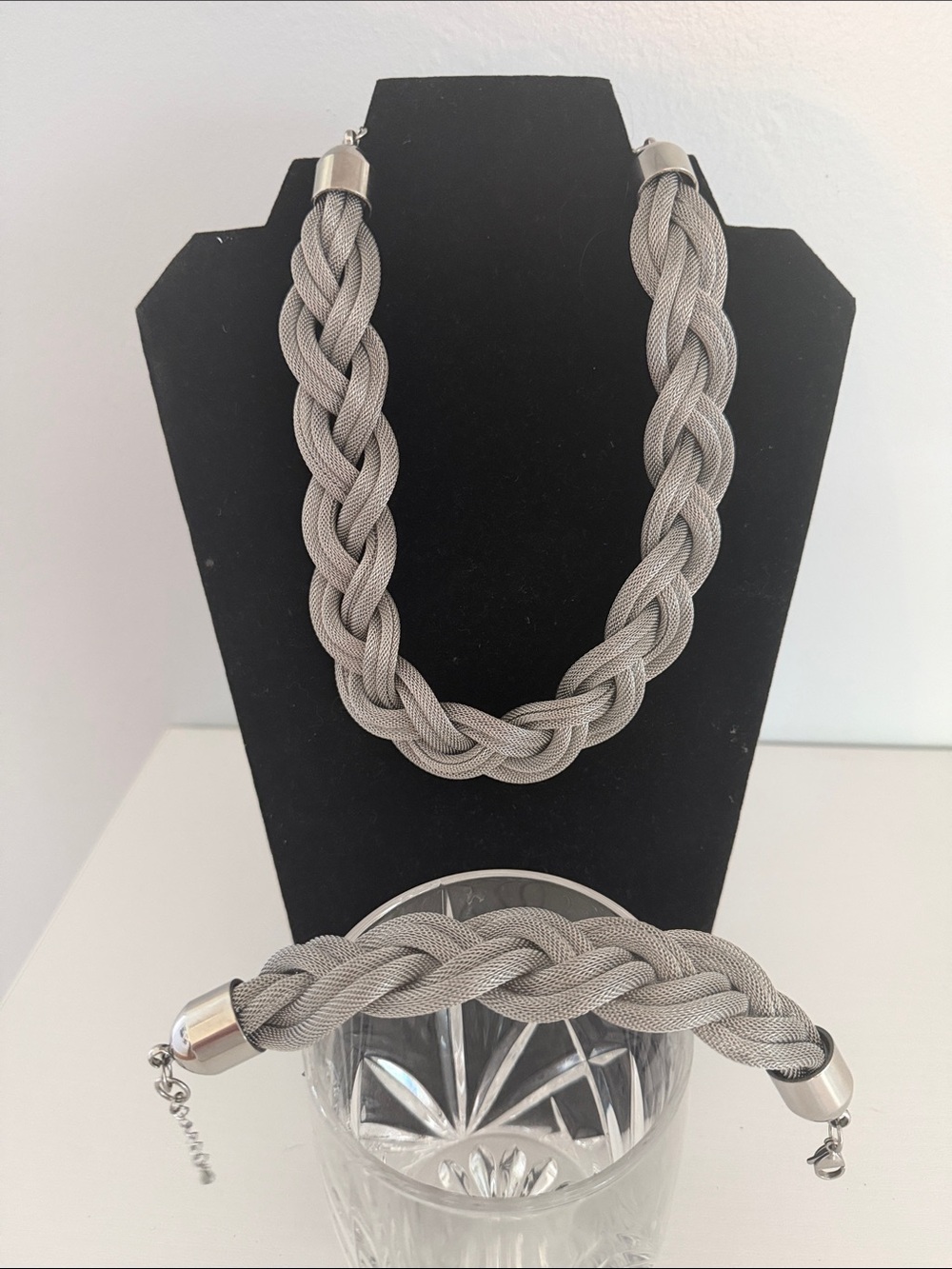 Vintage Braided Silver-Tone Necklace and Bracelet Set women’s jewelry